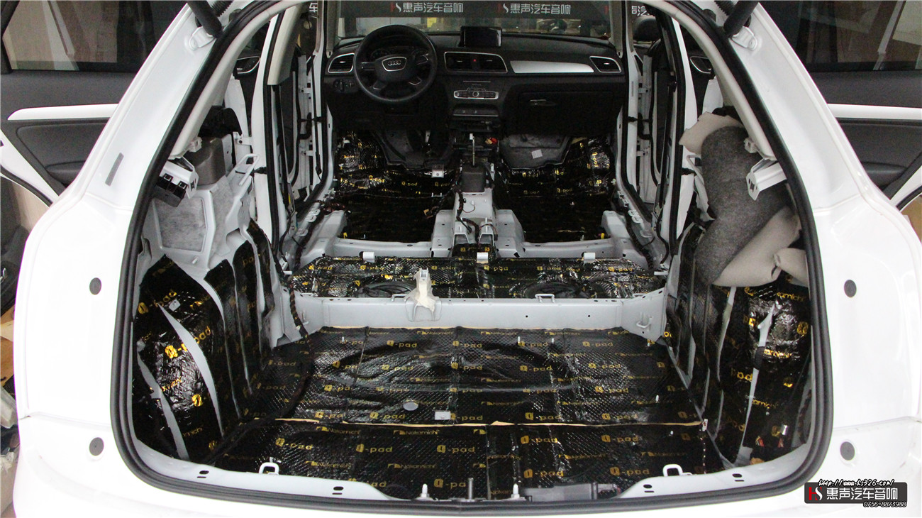 车尾箱第一层中道Q-mat01.jpg